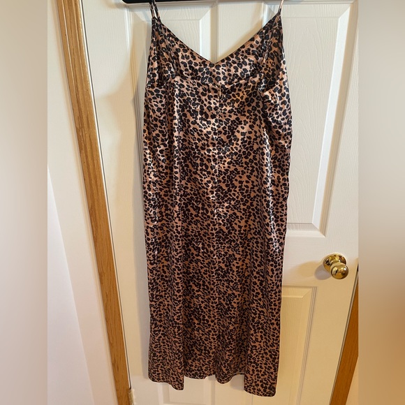 NWOT C’est Moi Large Leopard Satin Slip dress - Picture 4 of 9